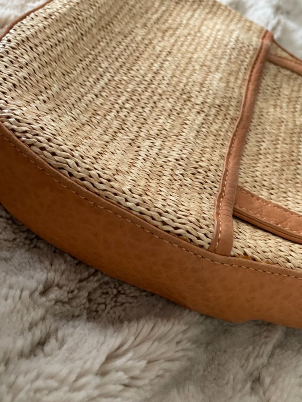 Elaine Turner leather woven crossbody purse - Picture 6 of 12